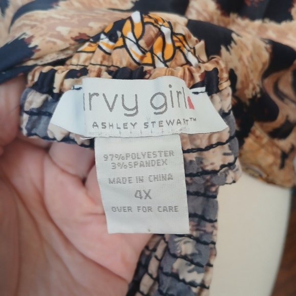 Ashley Stewart Animal Print Top with Chain Detail Size 4x - Picture 5 of 5